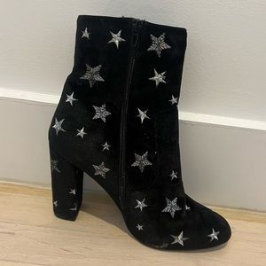 STEVE MADDEN BLACK VELVET HEELS